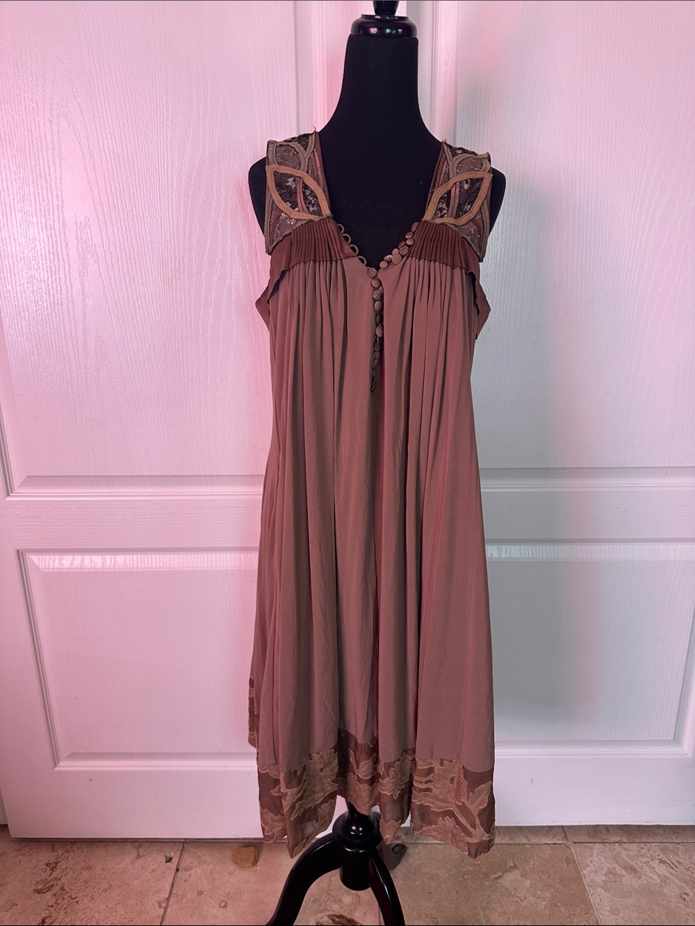BCBGMaxAzria RUNWAY TAUPE Dusty Rose Embellished LACE DRESS